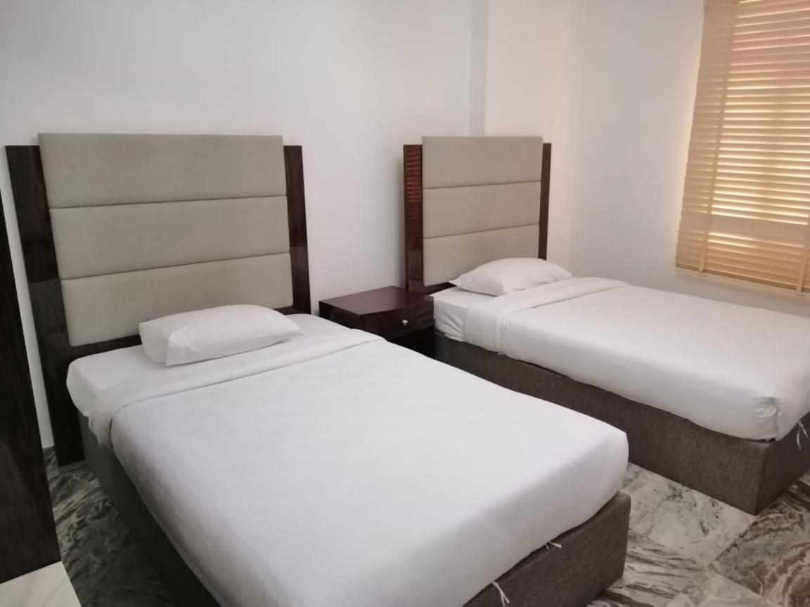 Al Huwayl Royal Suite Hotel Apartments المظهر الخارجي الصورة