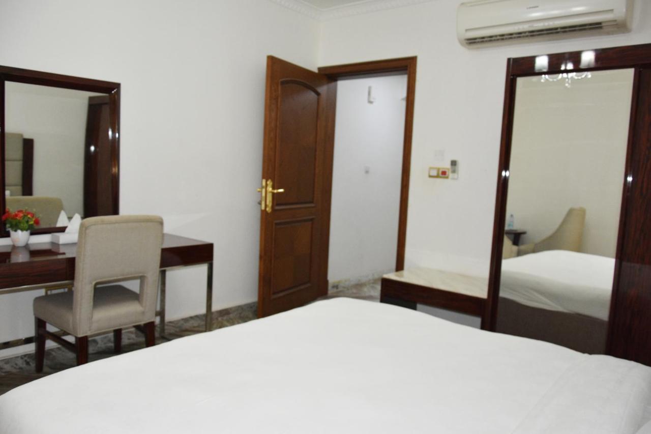 Al Huwayl Royal Suite Hotel Apartments المظهر الخارجي الصورة